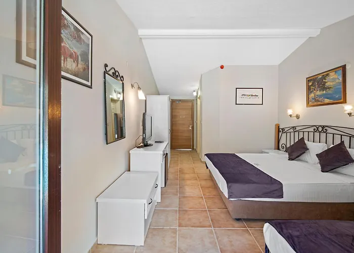 Alados Bed & Breakfast 2*