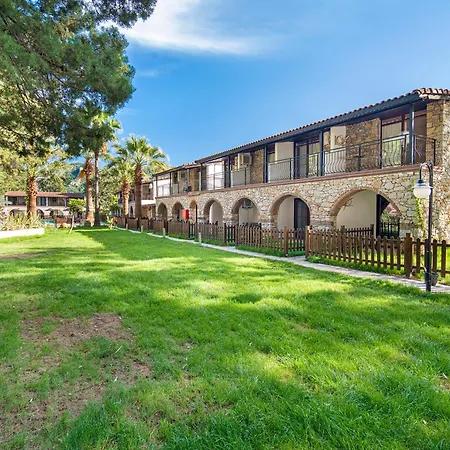 Alados Bed and Breakfast 2*